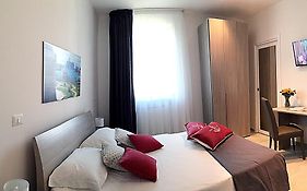 Quattro Stelle Al Porto Guest House